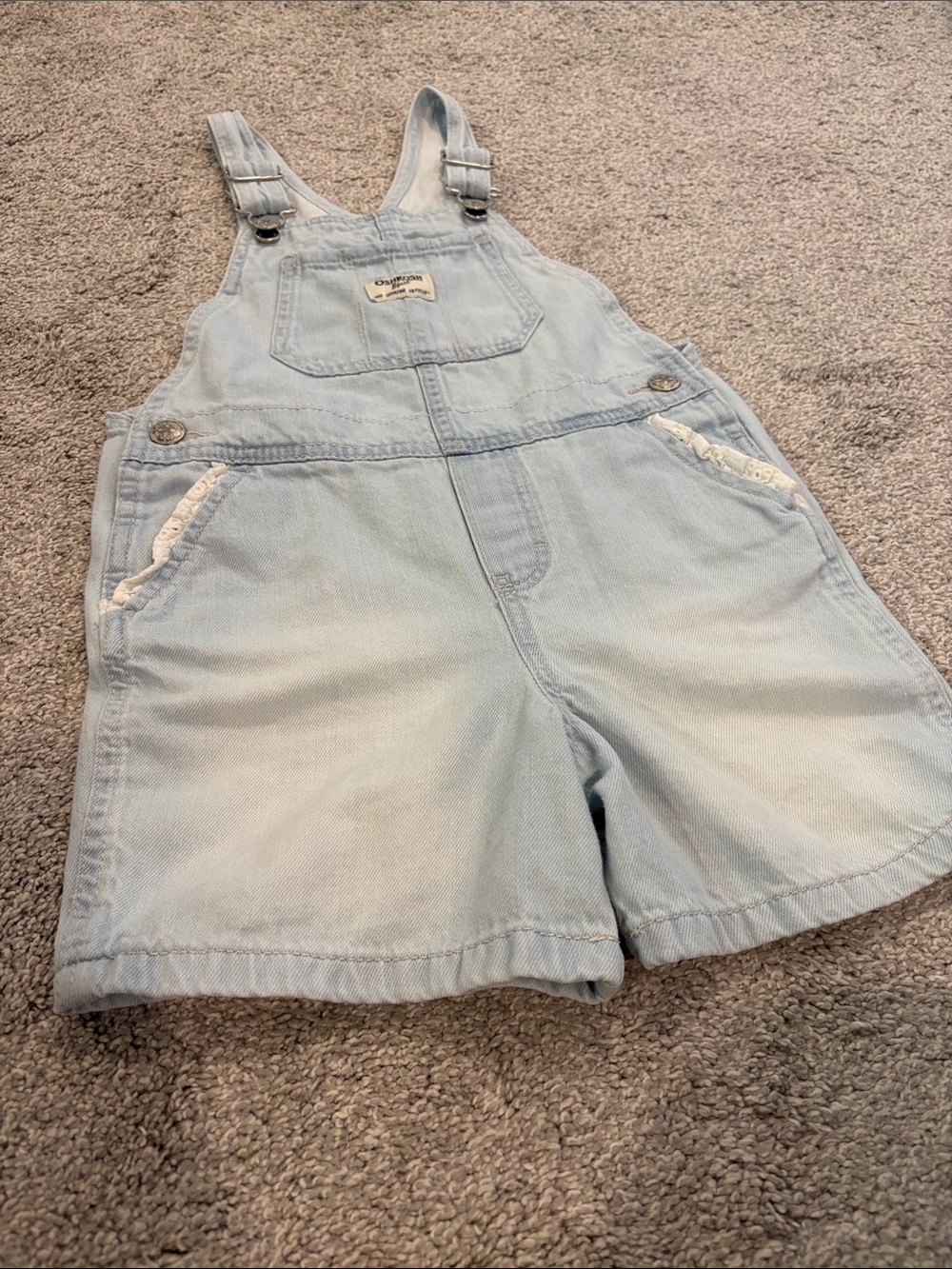 Oshkosh B’gosh girls Light Blue Denim Short Overalls 5T